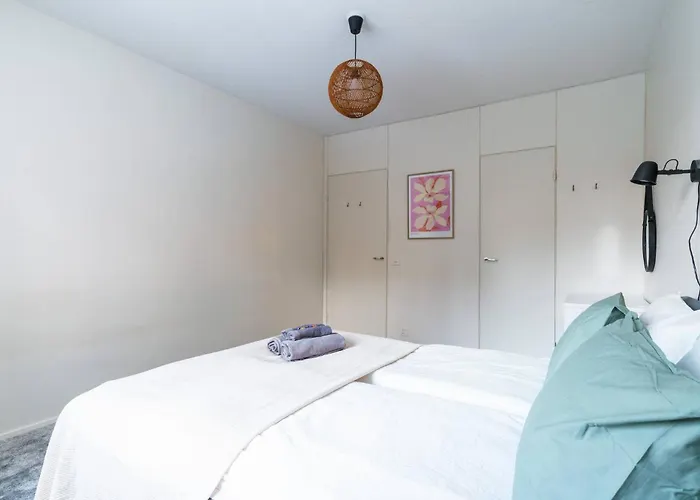 Polar Snow Base: 1br, Wifi, Parking *